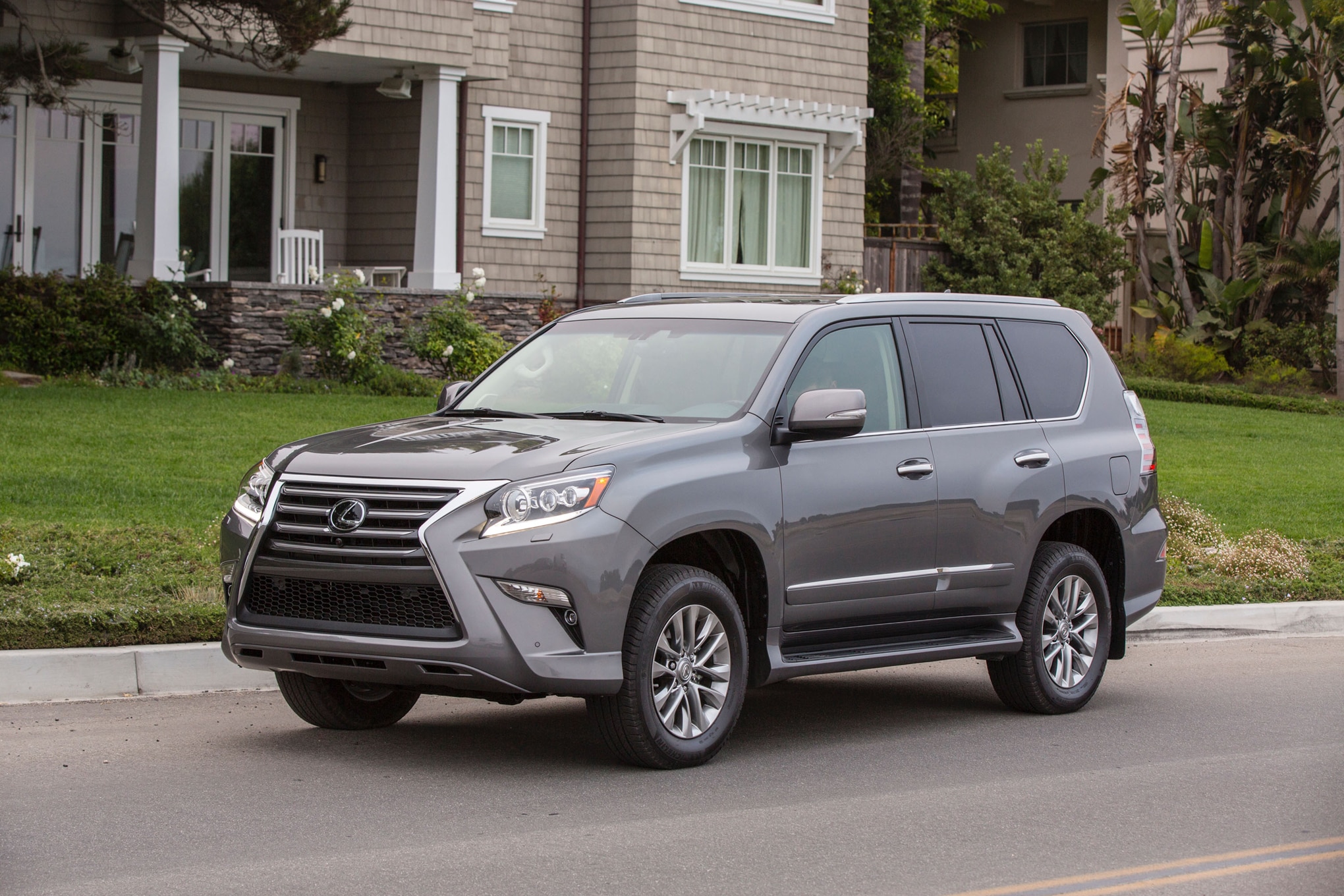 The Lexus GX 460 is 1 Luxury SUV You Can’tMiss Out On